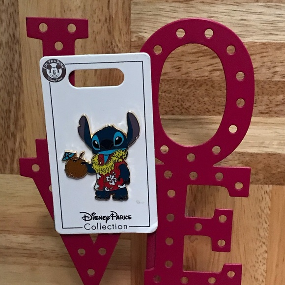 Disney Parks STITCH Luau Pin - Picture 1 of 4